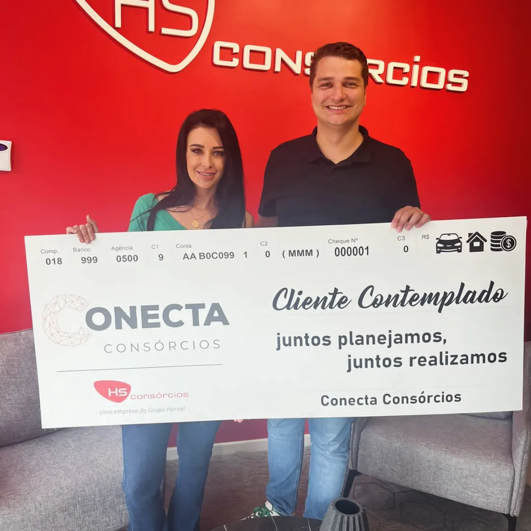 Cliente contemplada com carta da Conecta Consórcios